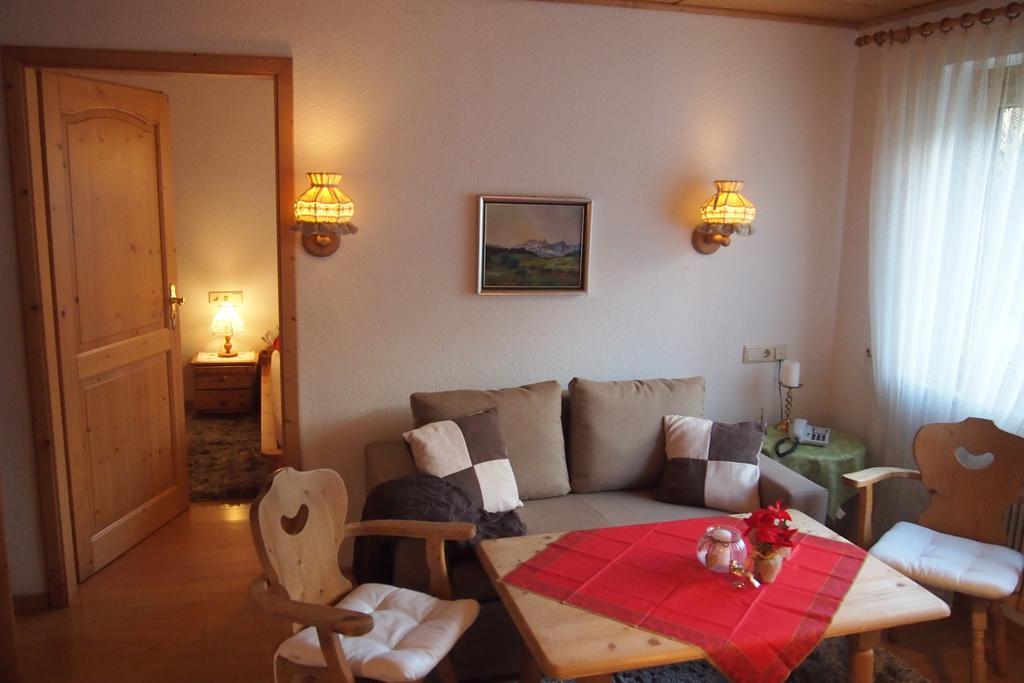 Haus Bergwelt Lägenhet Grän Exteriör bild