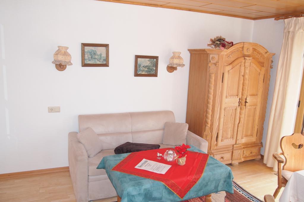 Haus Bergwelt Lägenhet Grän Rum bild