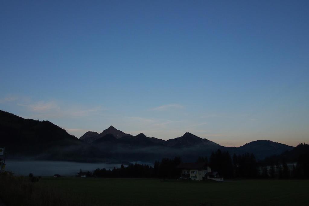 Haus Bergwelt Lägenhet Grän Exteriör bild