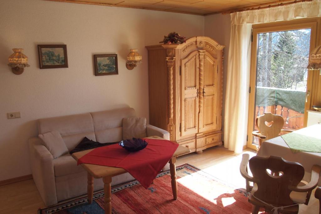 Haus Bergwelt Lägenhet Grän Rum bild